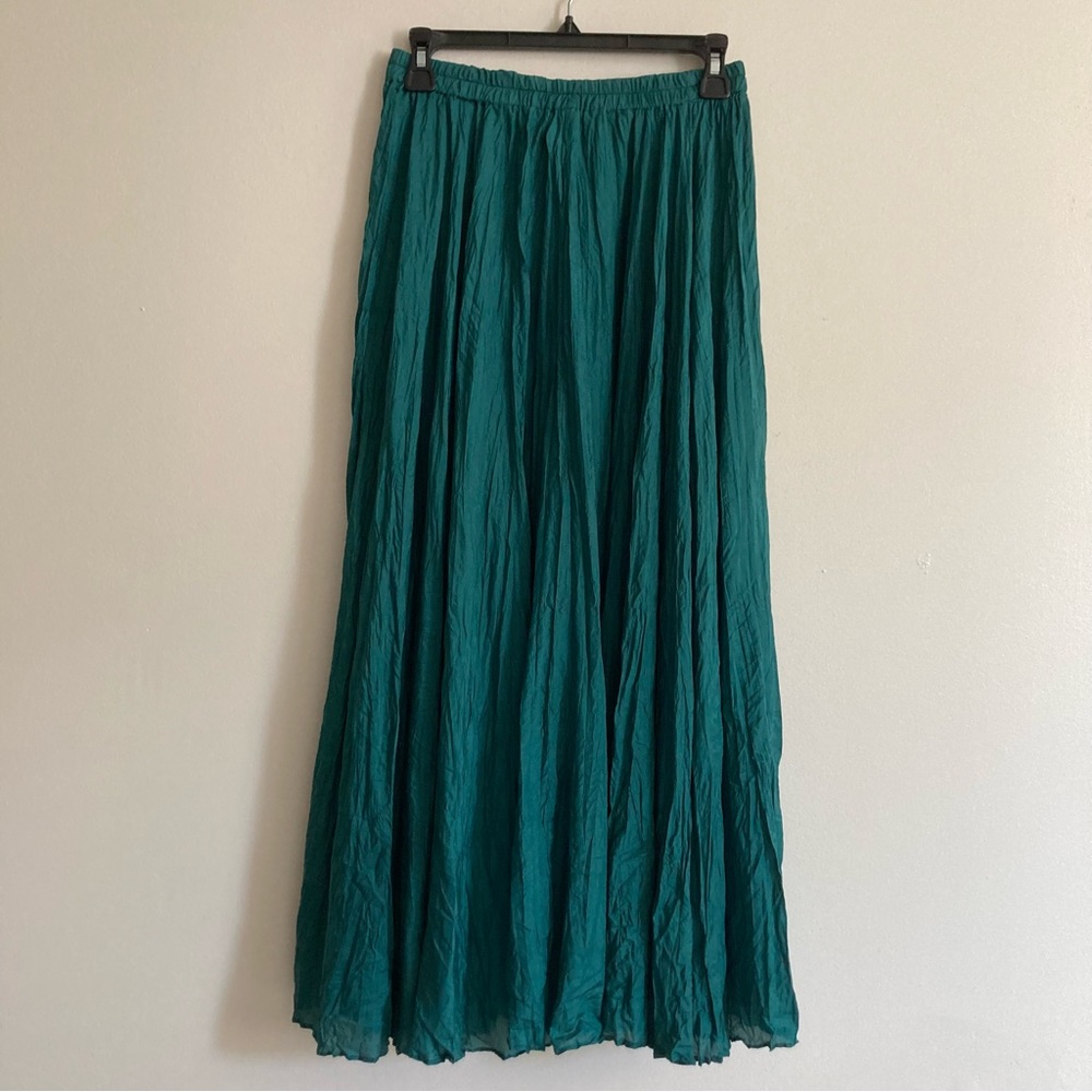 SAVANNAH VTG crinkle skirt size medium